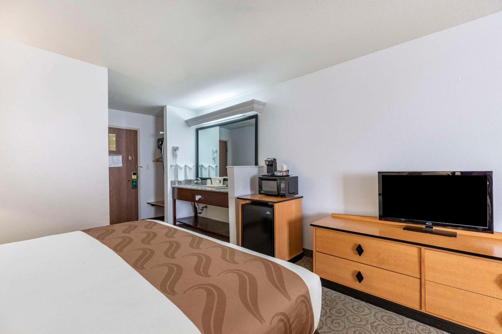 Quality Inn & Suites Denver Airport - Gateway Park Aurora Zewnętrze zdjęcie