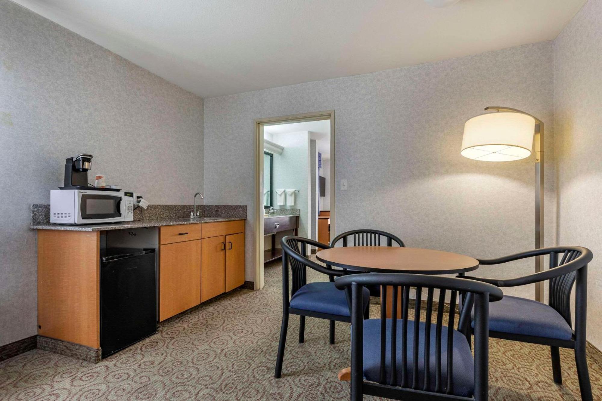 Quality Inn & Suites Denver Airport - Gateway Park Aurora Zewnętrze zdjęcie